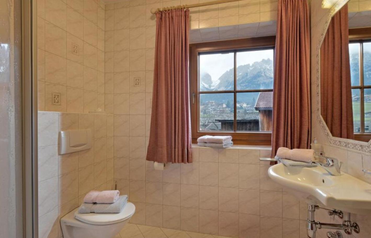 Gaestehaus Brantlhof Zimmer Und Ferienwohnungen In Going Am Wilden Kaiser Phòng bức ảnh